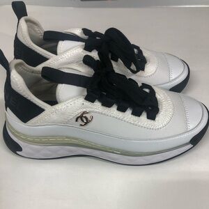 Chanel Sneakers sz. 7 women’s